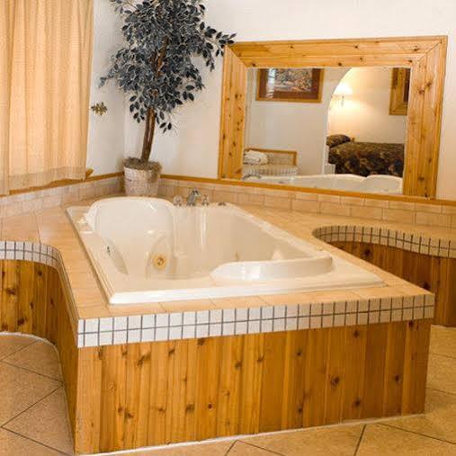 North Country Inn & Suites Mandan Eksteriør bilde