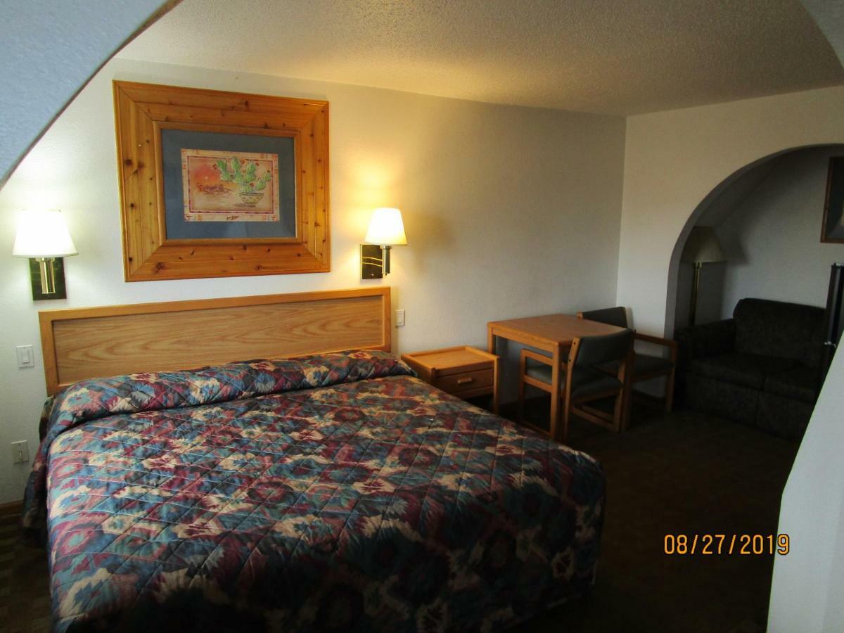 North Country Inn & Suites Mandan Eksteriør bilde